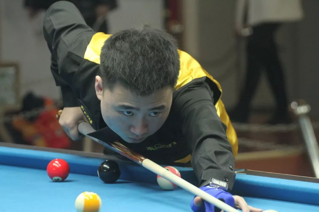 門之間競逐 門之間競逐