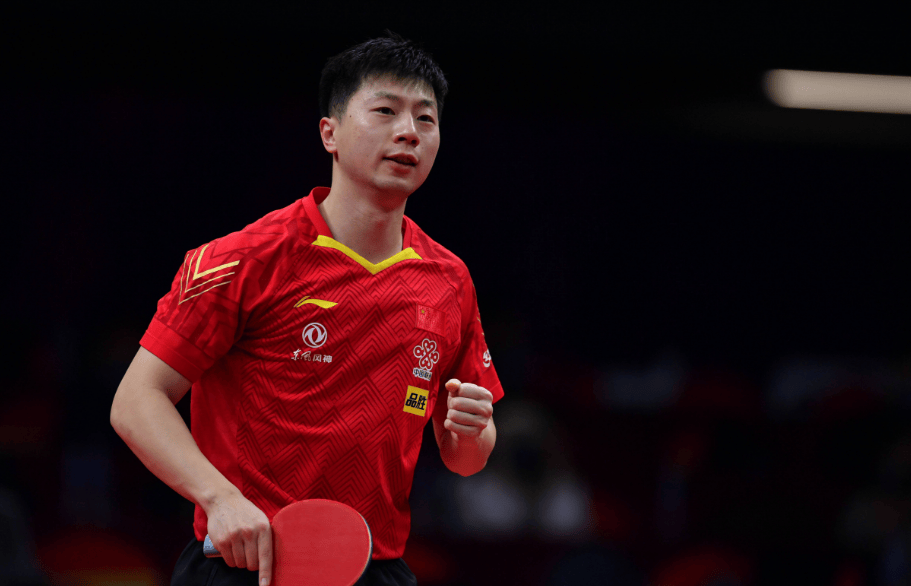 崭露头角的 崭露头角的